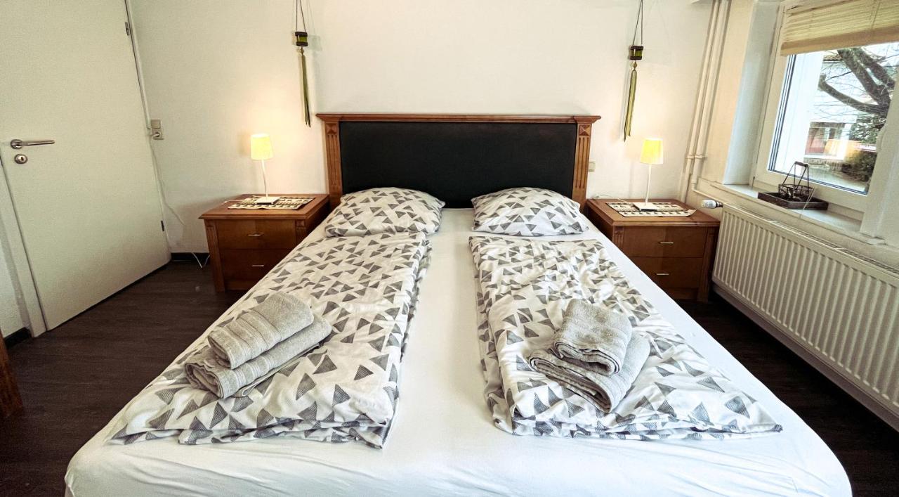 Apartment Hirsch: Wohnung Fuer Die Ganze Familie Mit Disney+ ブラウンラーゲ エクステリア 写真